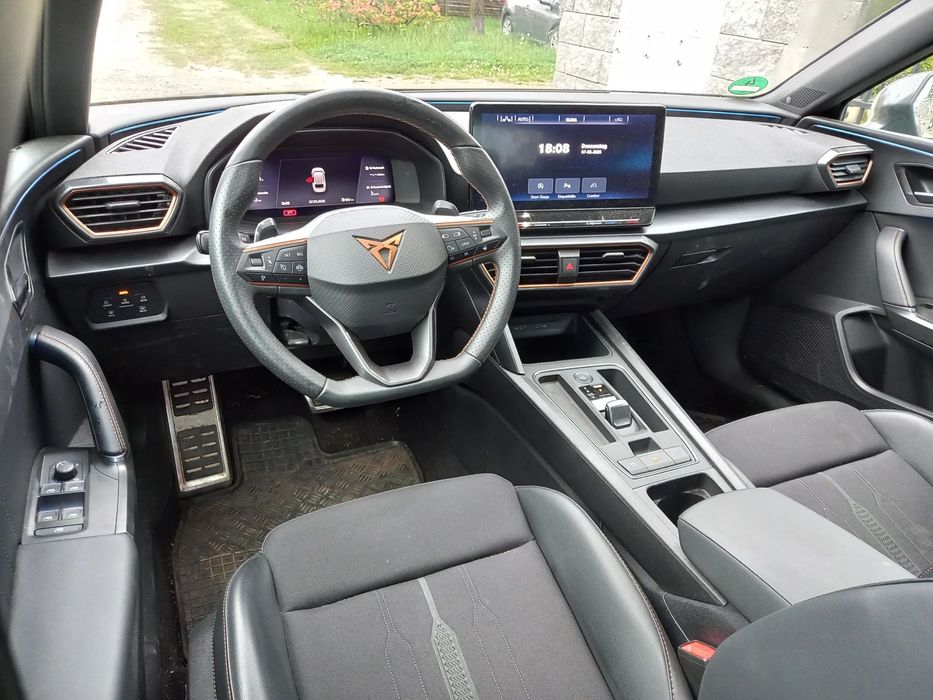Cupra Leon Sportstourer 300 KM (221KW) 2023r FV23% 69.800zł Netto