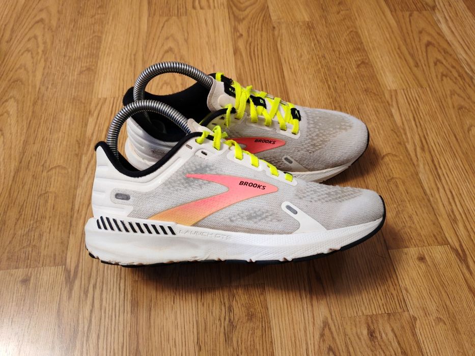 Кроссовки Brooks Launch GTS 9