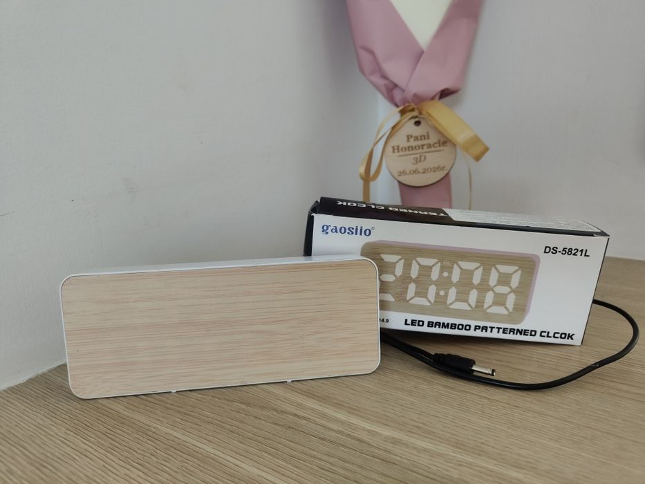 Zegar cyfrowy budzik komplet zestaw pudełko