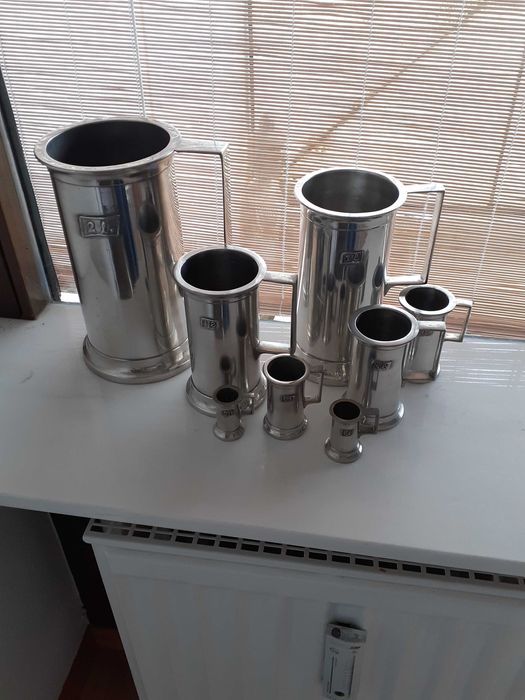 Medidas de Estanho para decorar o bar