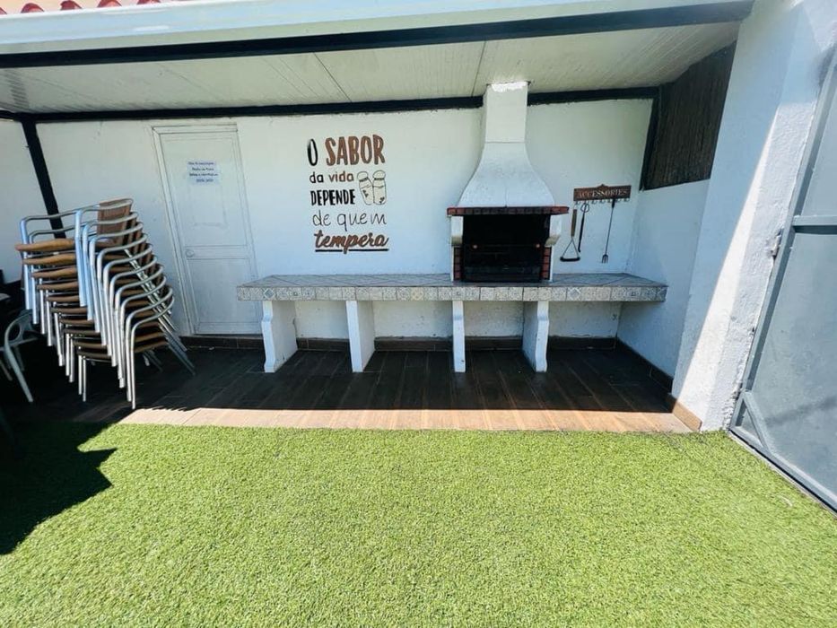 [LER ANÚNCIO] Aluga-se espaço para festas e eventos com piscina