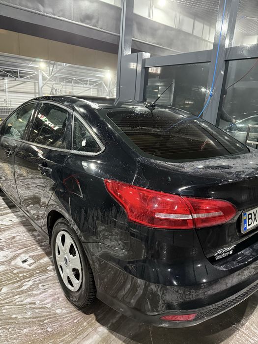 Ford Focus 2018 VIN 1FADP3E23JL319181 фото оголошення 3 з 9