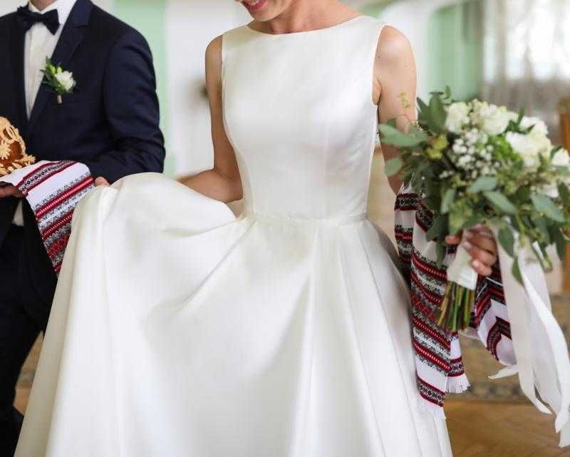 Элегантное свадебное платье