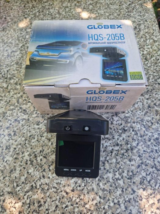 Автомобильный видеорегистратор GLOBEX HQS-205B.