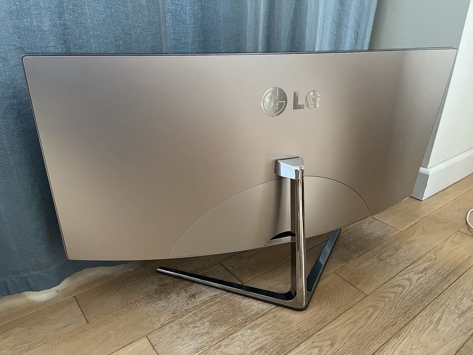 LG 34UC97-S curved 34” IPS LED 3440x1440 Ultrwide Thunderbolt 2 Mac