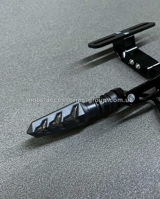 Рамка для номерного знаку на мотоцикл, кріплення рамка номеру