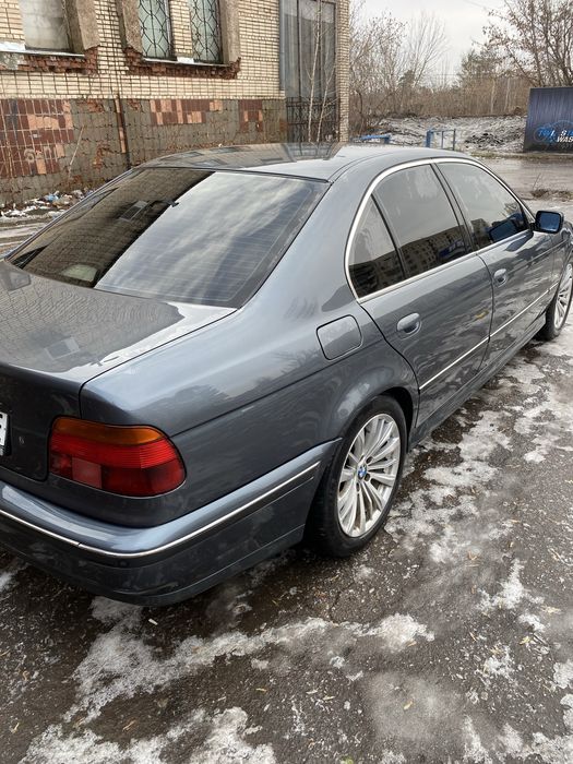 Бмв  е39.