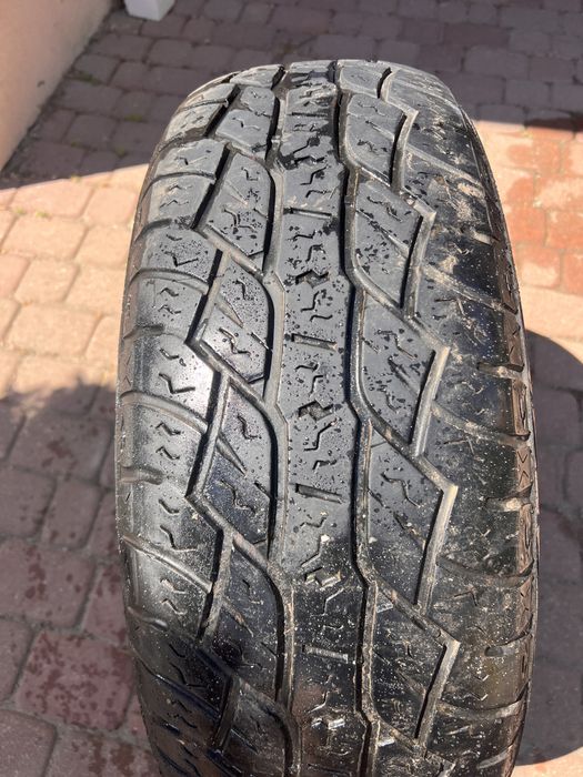 4 opony 265/65/17 w dobrym stanie wielosezonowe zdjete z land Crusera Prado