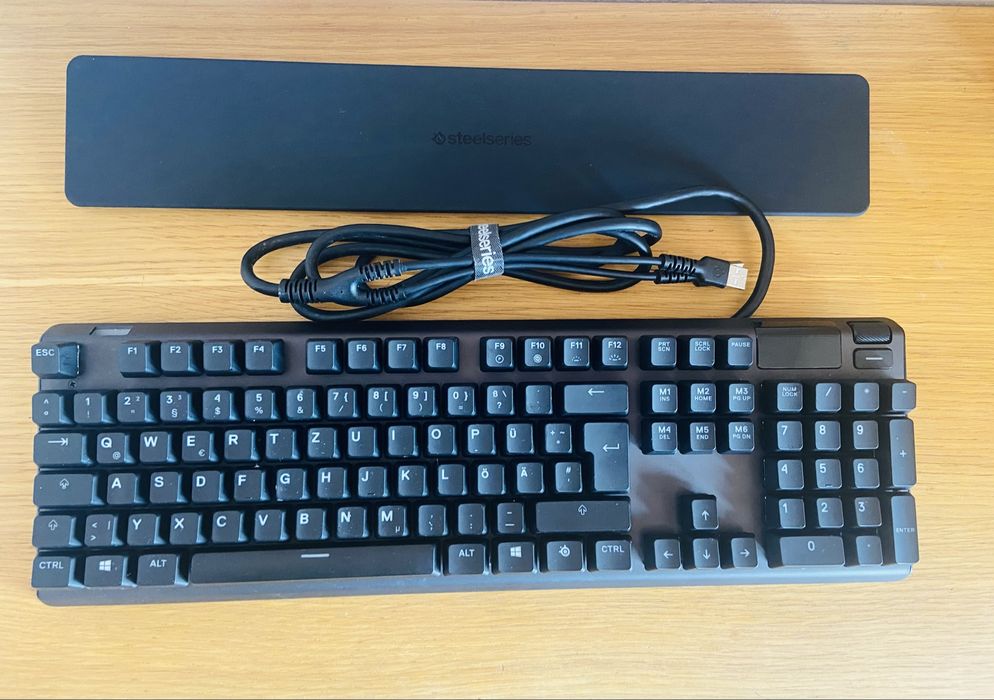 Teclado STEELSERIES Apex 764550486792450124