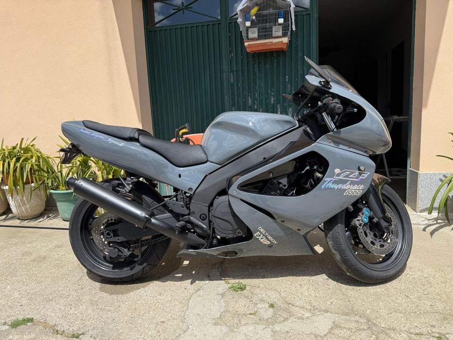 Yhamaha thunderace 1000