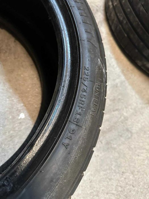 32 - Pneus infinity eco max 225/45 r18