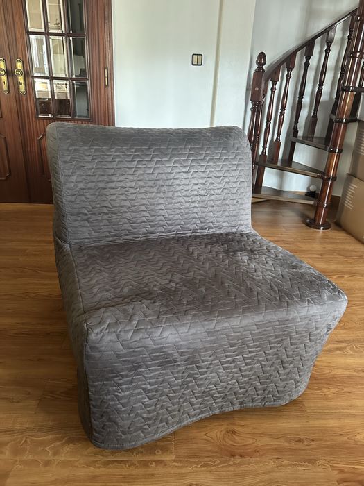 Sofá cambalhota individual.