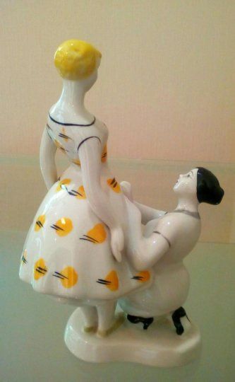 Статуэтка Примерка