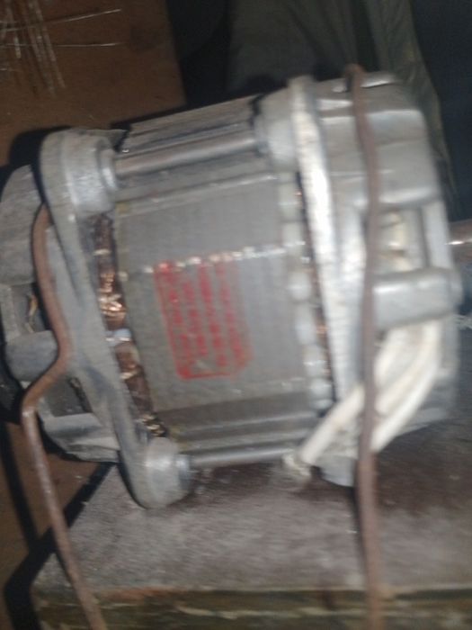 Продам двигун від стірально маш