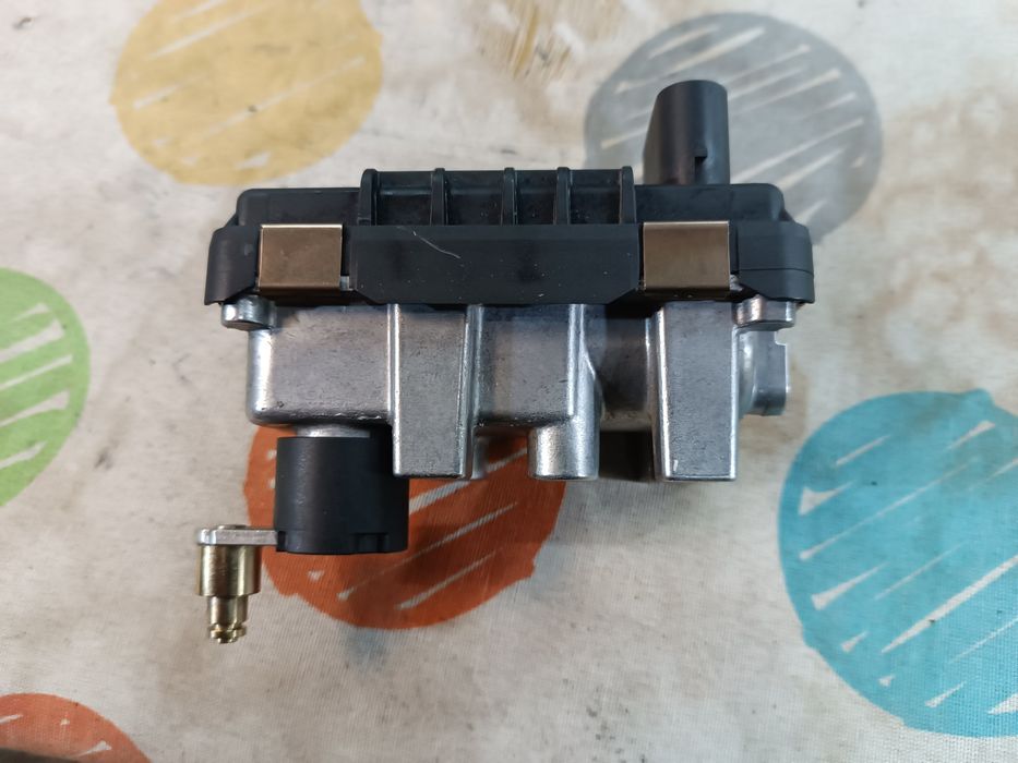 Sterownik, nastawnik turbiny g-082 audi 3.0 tdi a6, a7, a8, a5, a4, a3