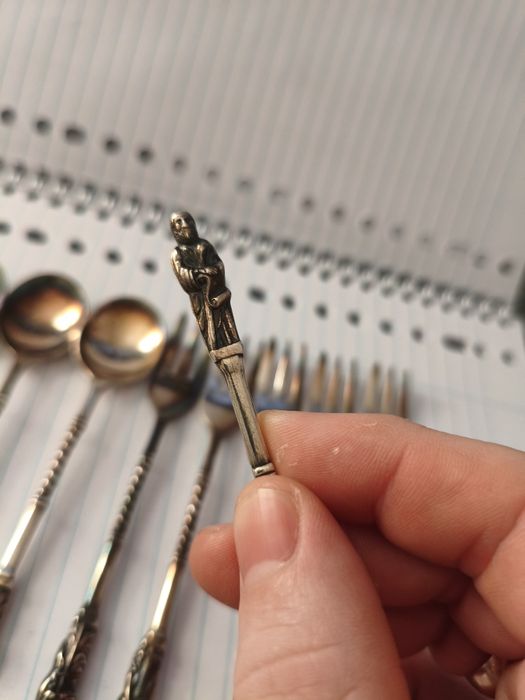 Виделки та ложки «Апостол» столові прибори, посріблення