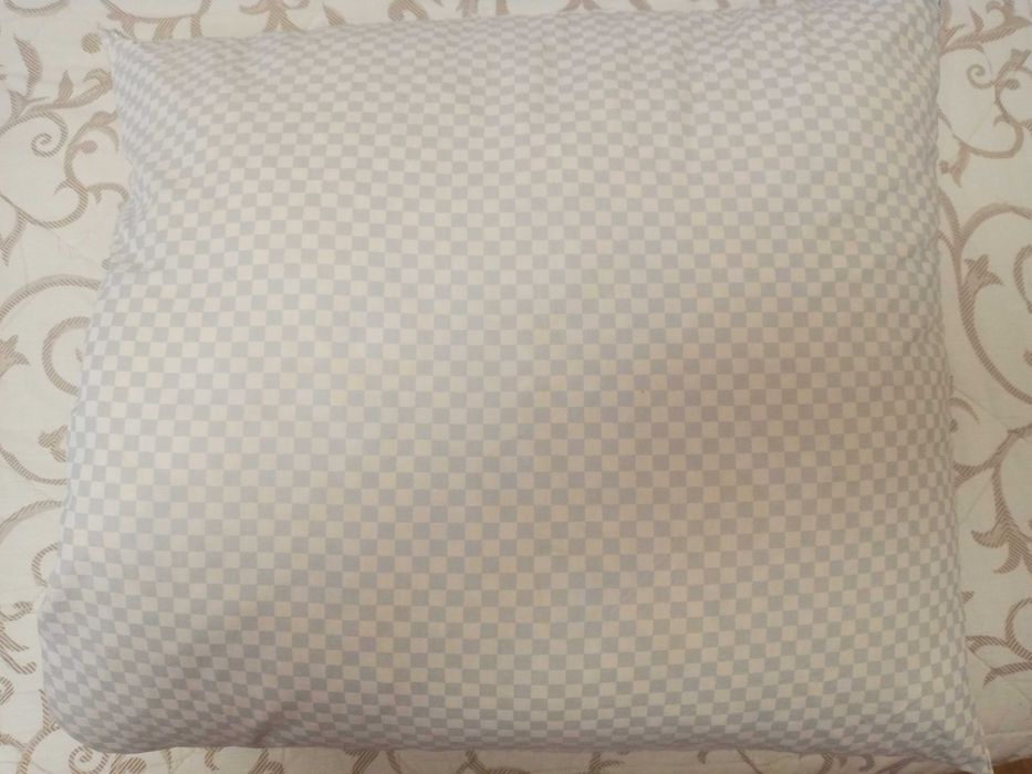 Продам подушки перьевые