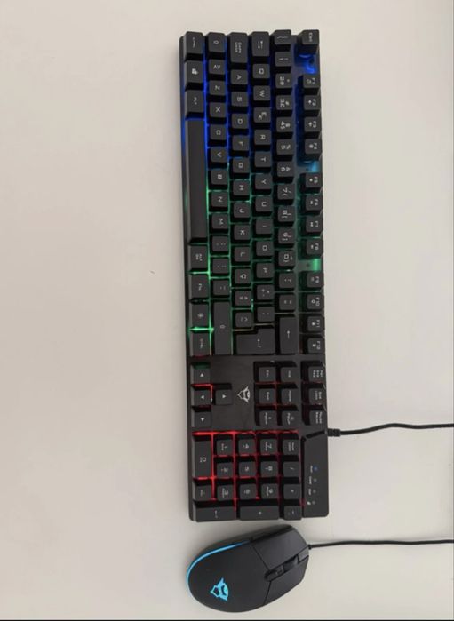 Teclado e rato  usado poucas vezes