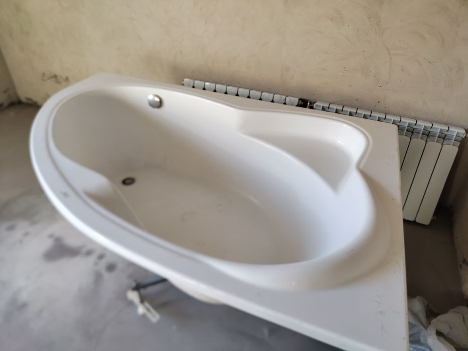 Продам углову ванну ego, стан нової