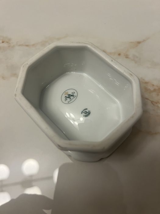 Saleiro da vista alegre com flores