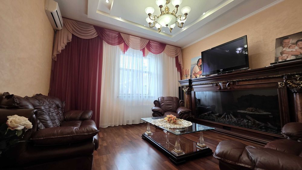 Продаж 3 поверх. будинку 380 м², 12 соток, село Чайки, Бучанський р-н
