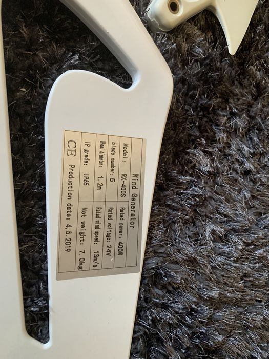 Selling wind turbine, with charge controller and inverter64171722109185122