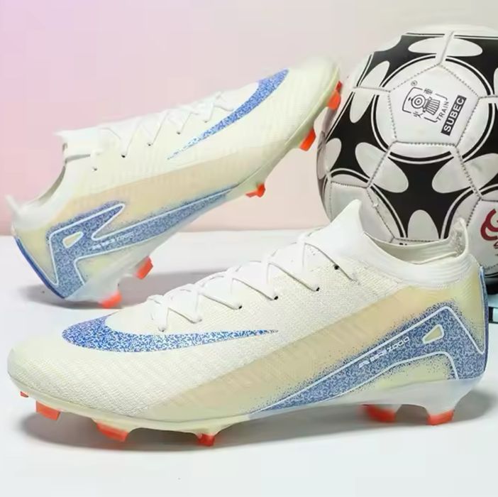 Buty piłkarskie obuwie sportowe futbolówki korki skarpeta lanki