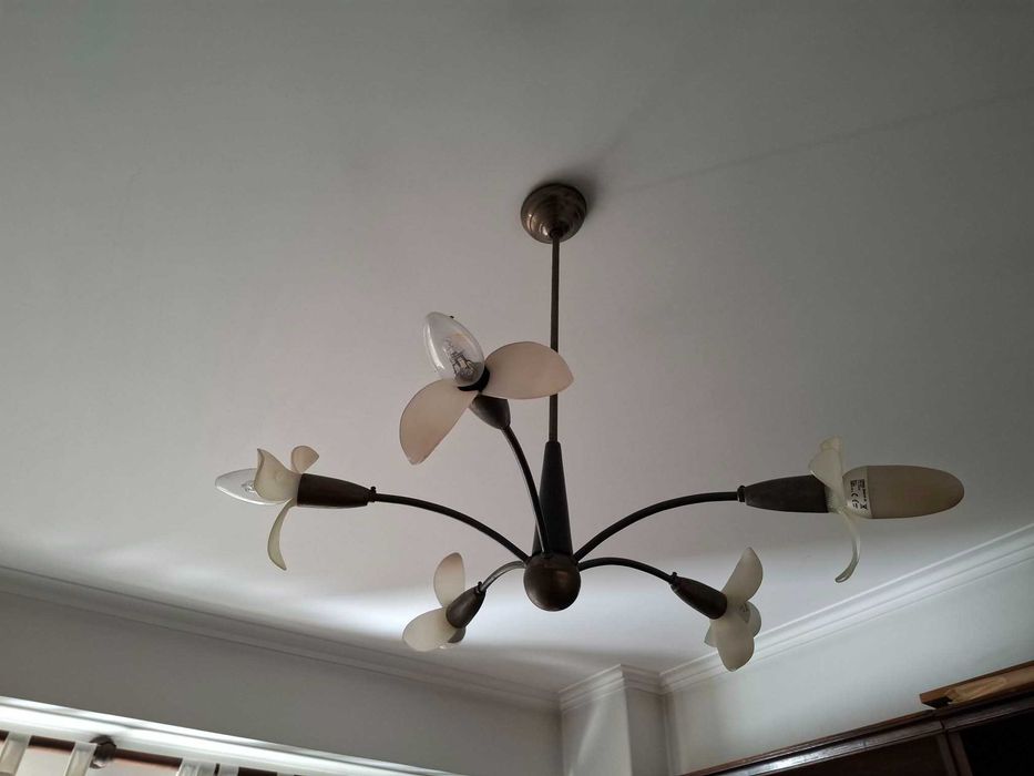 Móveis de Sala: Mesa e Cadeiras / Estante / Mesa TV / Mesa de apoio / Mesa de Centro