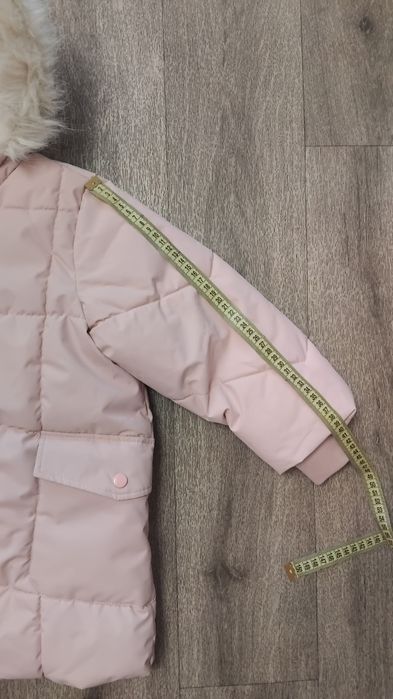 Продам НОВУ, модну та красиву  ДИТЯЧУ КУРТКУ для дівчинки (весна).