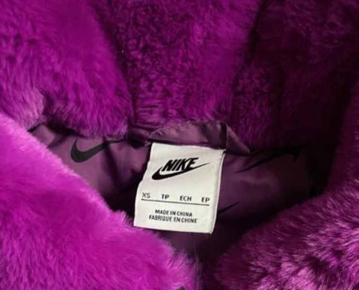 Шуба довга Nike sportswear