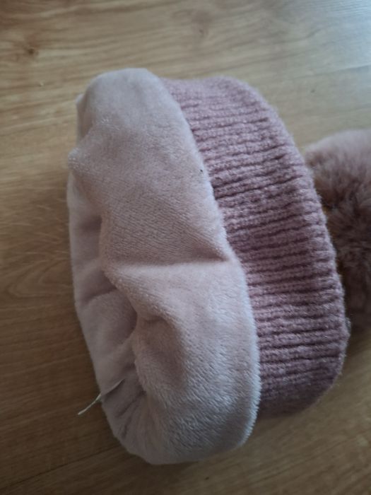 Czapka zimowa z odpinanym pomponem