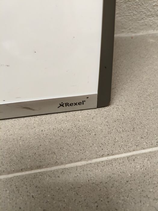 Quadro magnético de escrita