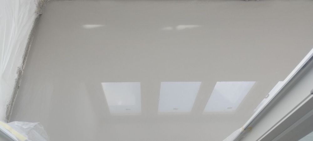 Самовирівнююча стяжка. Стяжка. Ламінат. Вирівнювання підлоги