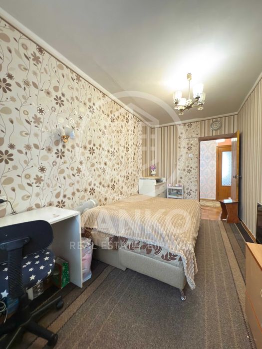 Продаж 4 кім - Вишенька, Юності