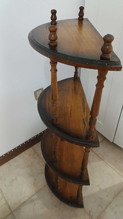 Estante em madeira vintage com 4 prateleiras