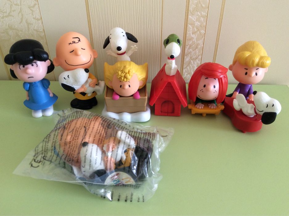 іграшки з мультфільміф МакДональдс