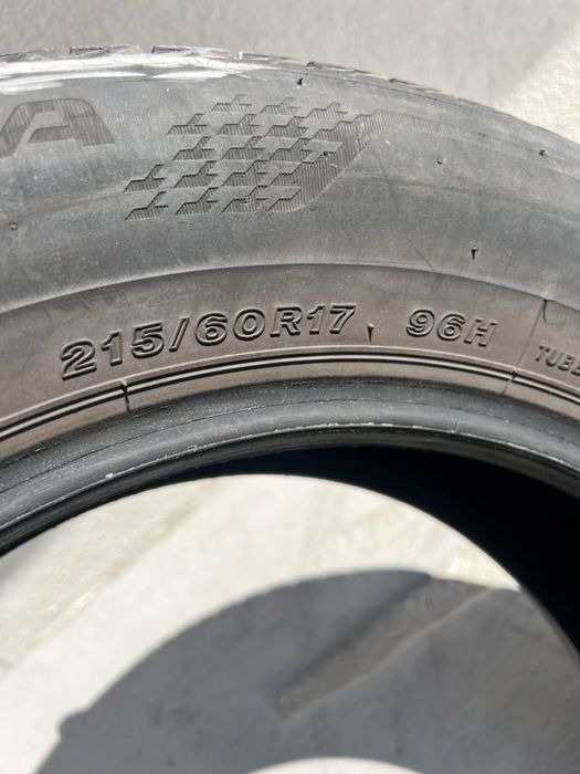 215/60/17 Bridgestone 2 pneus