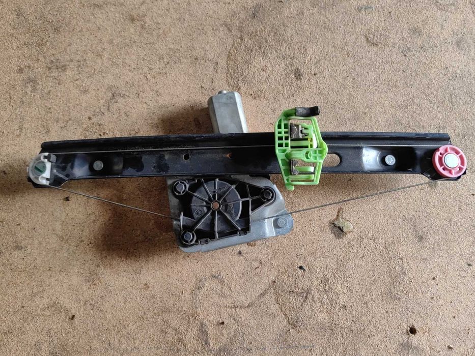 Elevador Bmw Serie 1 E81/E87 trás direito ( lado passageiro)