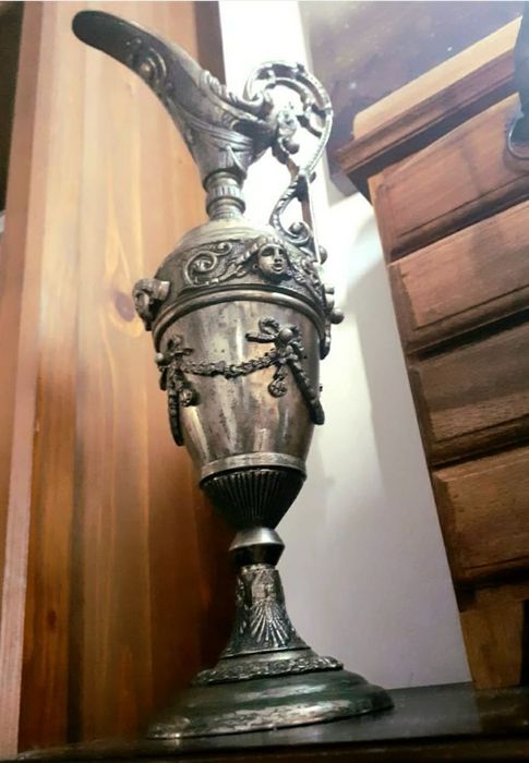 Estatueta Conquistador Espanhol + Anfora Grega Antiga