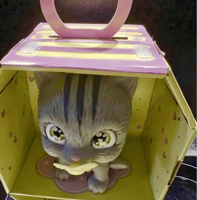 Brinquedo gato pamper-como novo