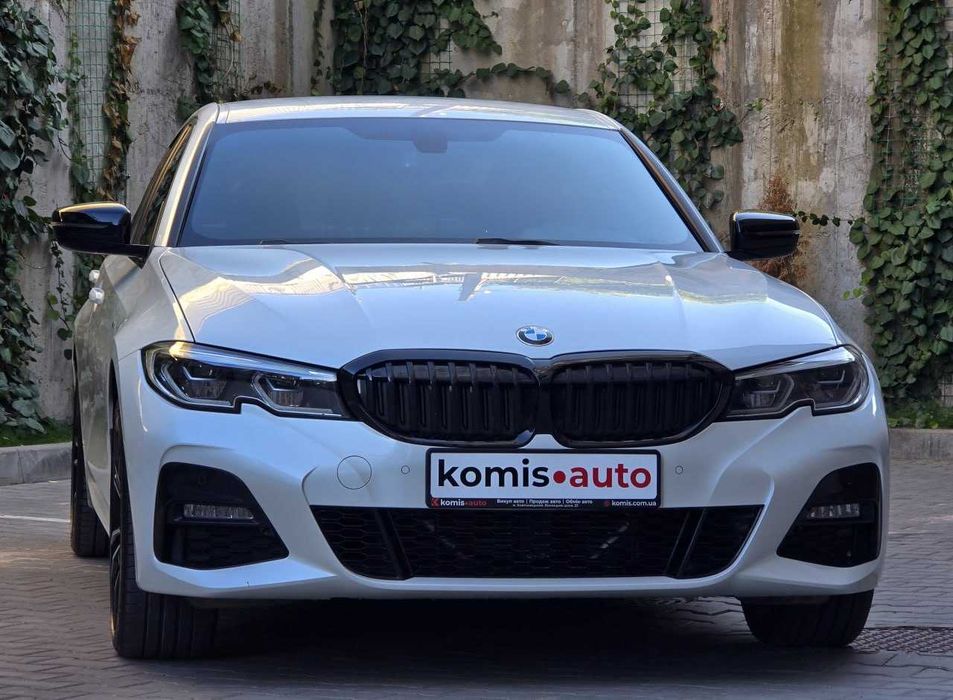 Продам BMW 3 Series 2022. Можна в розстрочку, під викуп.