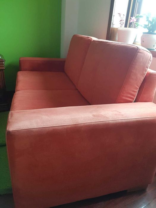 Sofá de 2/3 lugares, cor coral/pêssego (medidas: 1,80x0,85x0,85)