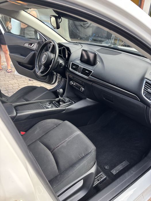 Samochod mazda 3 2017r 1.5 diesiel