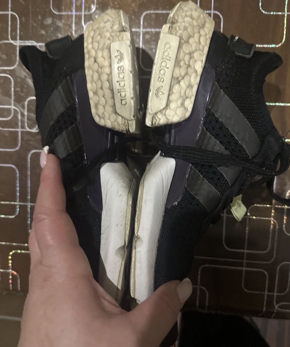 Жіночі кросівки adidas 41