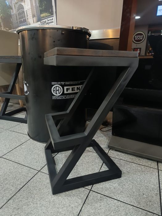 MESA de bistrô/BAR "POÇO SEM FUNDO" + 2 BANCOS