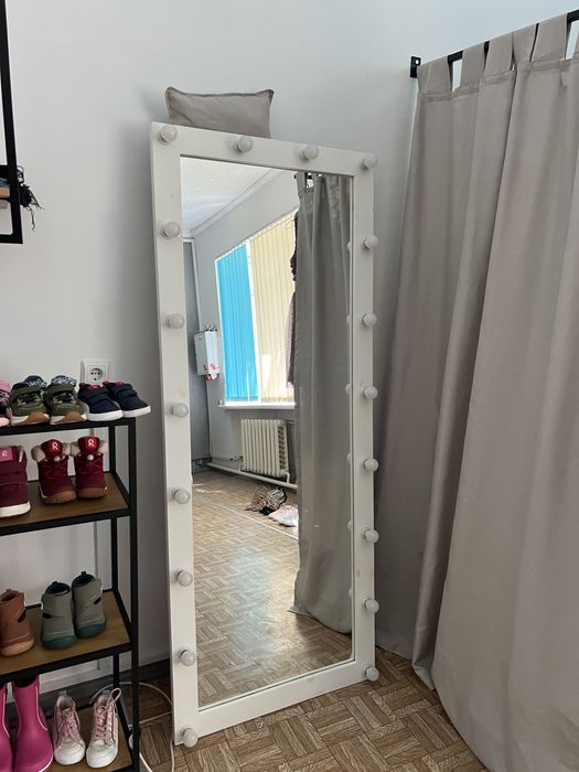 Меблі для Шоуруму / Магазину одягу