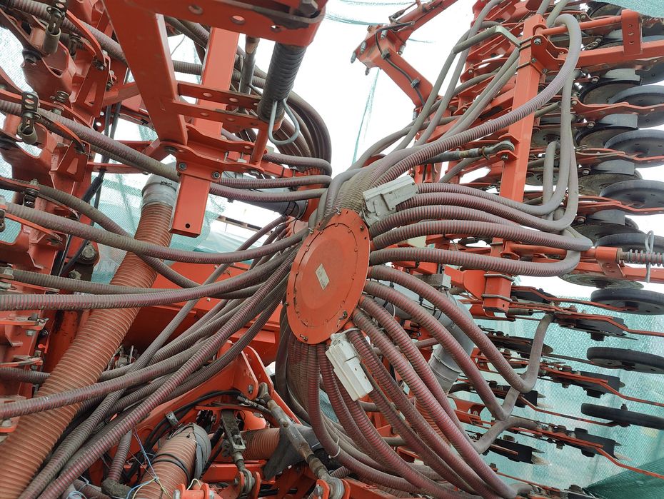 Сеялка пневматическая KUHN Moduliner ML2800