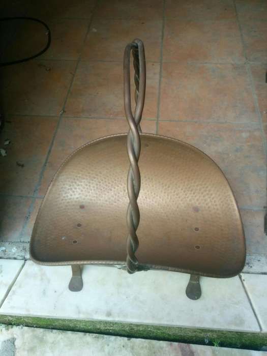 Cesto em cobre e latão