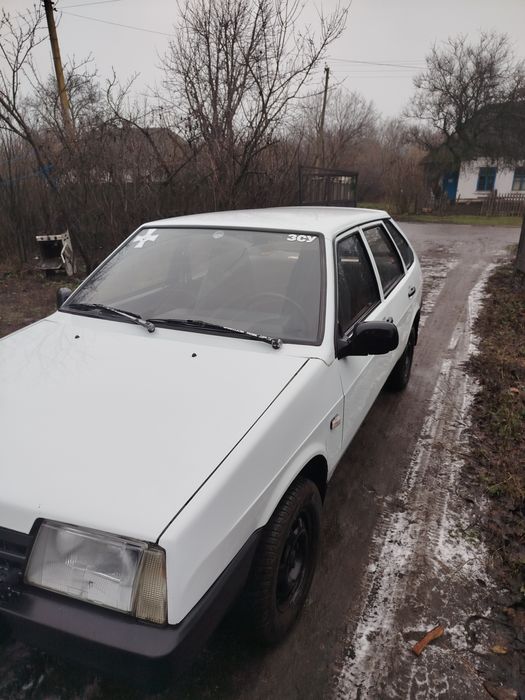 Продам ВАЗ 2109 все працює сів поїхав