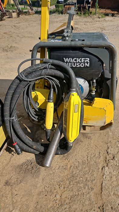 Wynajme koparko-ladowarke i inny sprzęt budowlany..